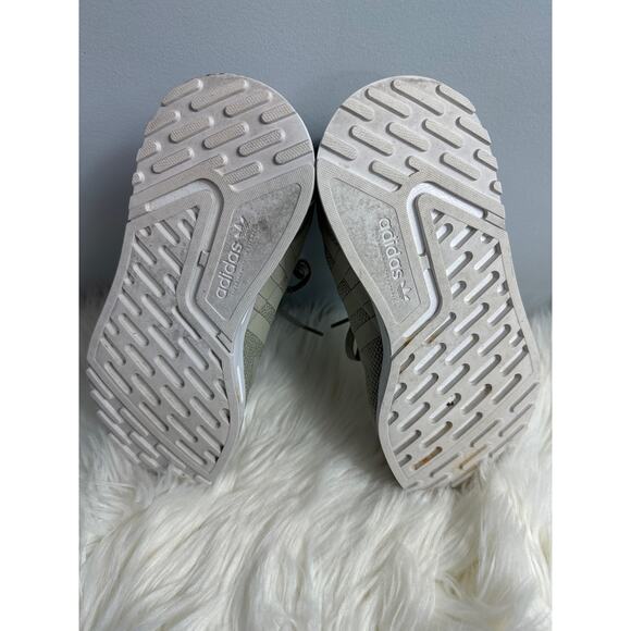 Adidas Gray Sneakers Women or Youth size 4.5 Gray White Unisex - Picture 9 of 10